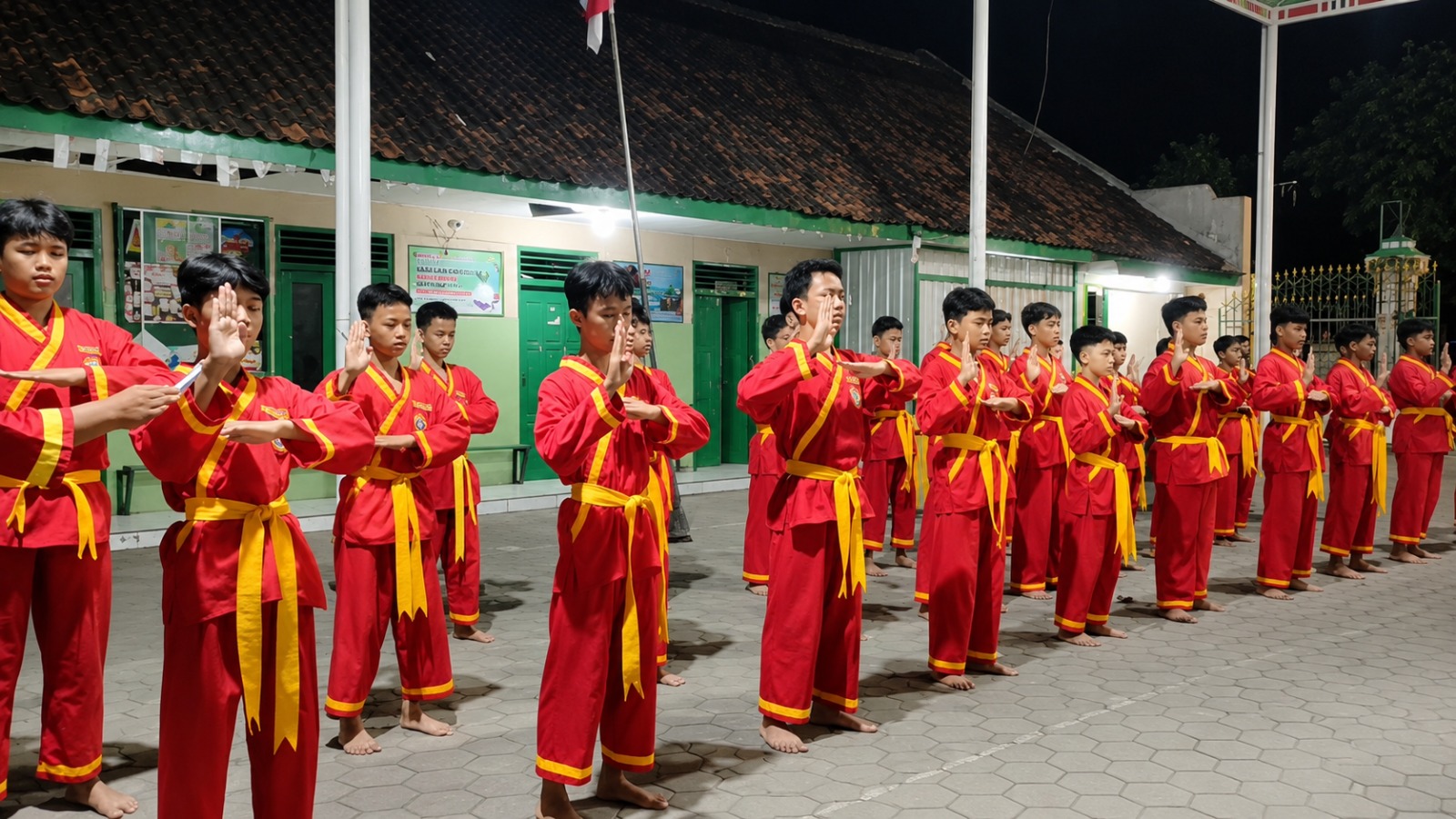 Kegiatan Silat Santri